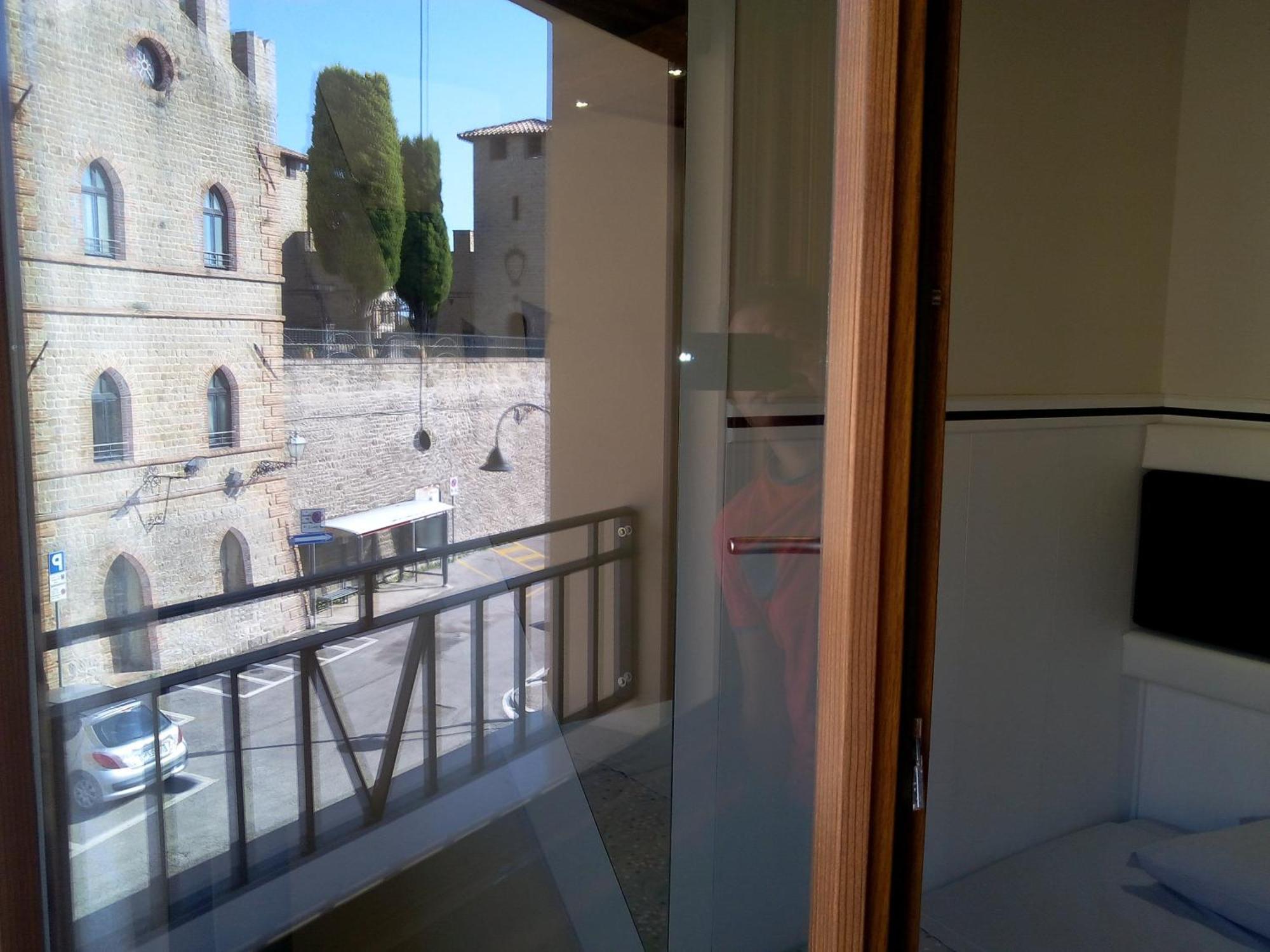 Albergo Diffuso - Il Poggetto Tra Urbino & San Marino Oda fotoğraf
