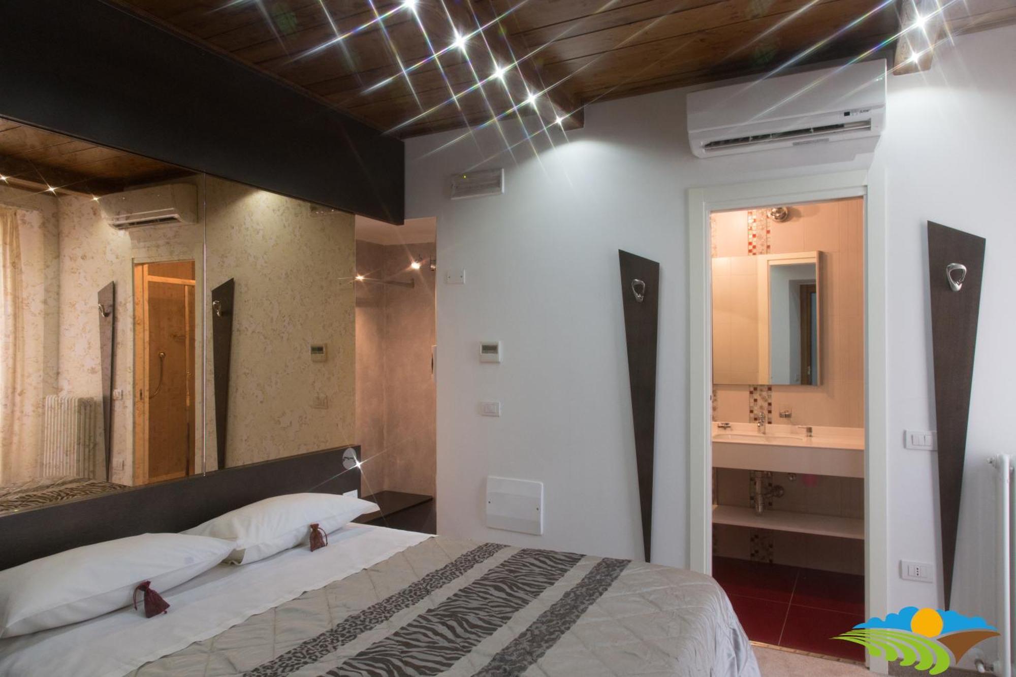 Albergo Diffuso - Il Poggetto Tra Urbino & San Marino Oda fotoğraf
